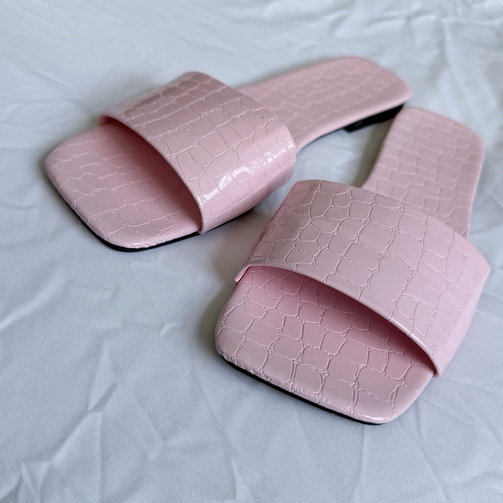 Baby Pink Croc-Embossed Glossy Slip On Square Peep Toe Size 9 Cute Slide Sandals