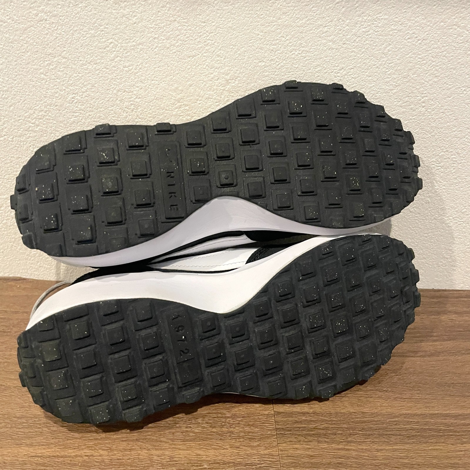Size 7 – Nike Waffle Debut Black White W DH9523-002