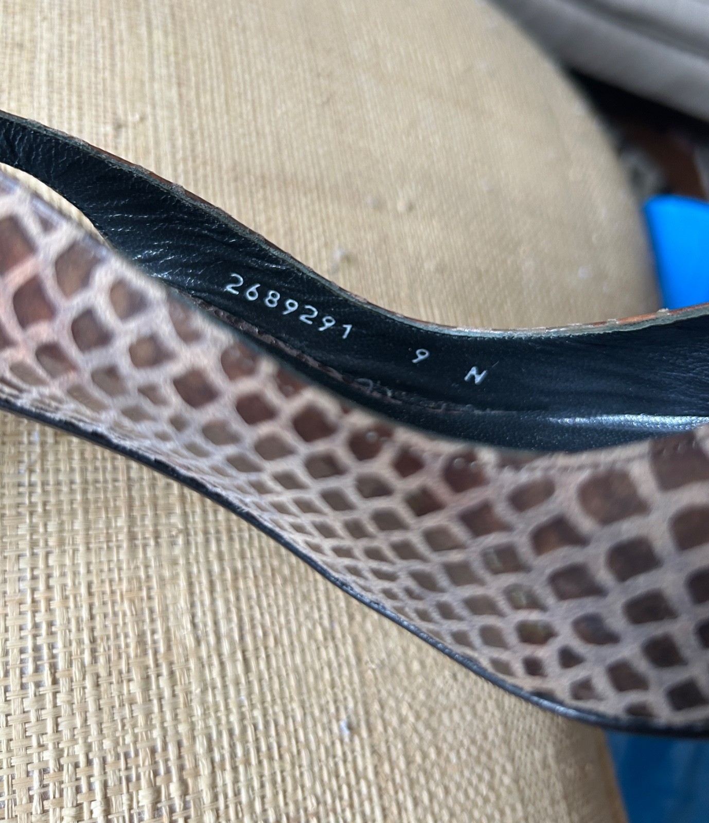 stuart weitzman heels 9N NWOB brown faux snakeskin 3-1/4 inch heel pointed toe