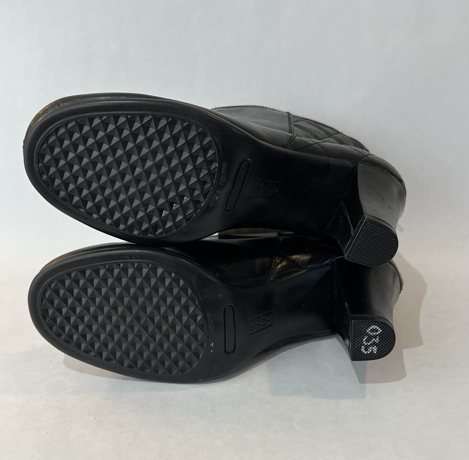 Aerosoles Black Ankle Boots Quilted Zip 3.25” Heel New Size 7