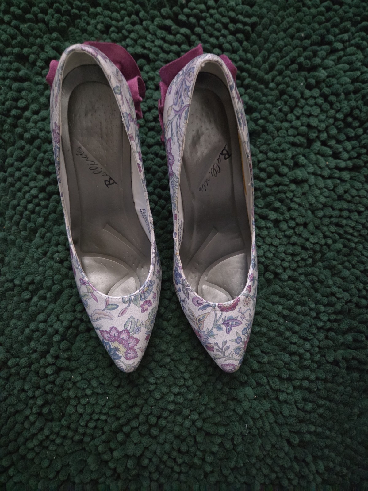 Bellini Clarise Ruffled Floral Pump Women’s Size 7W New in Box