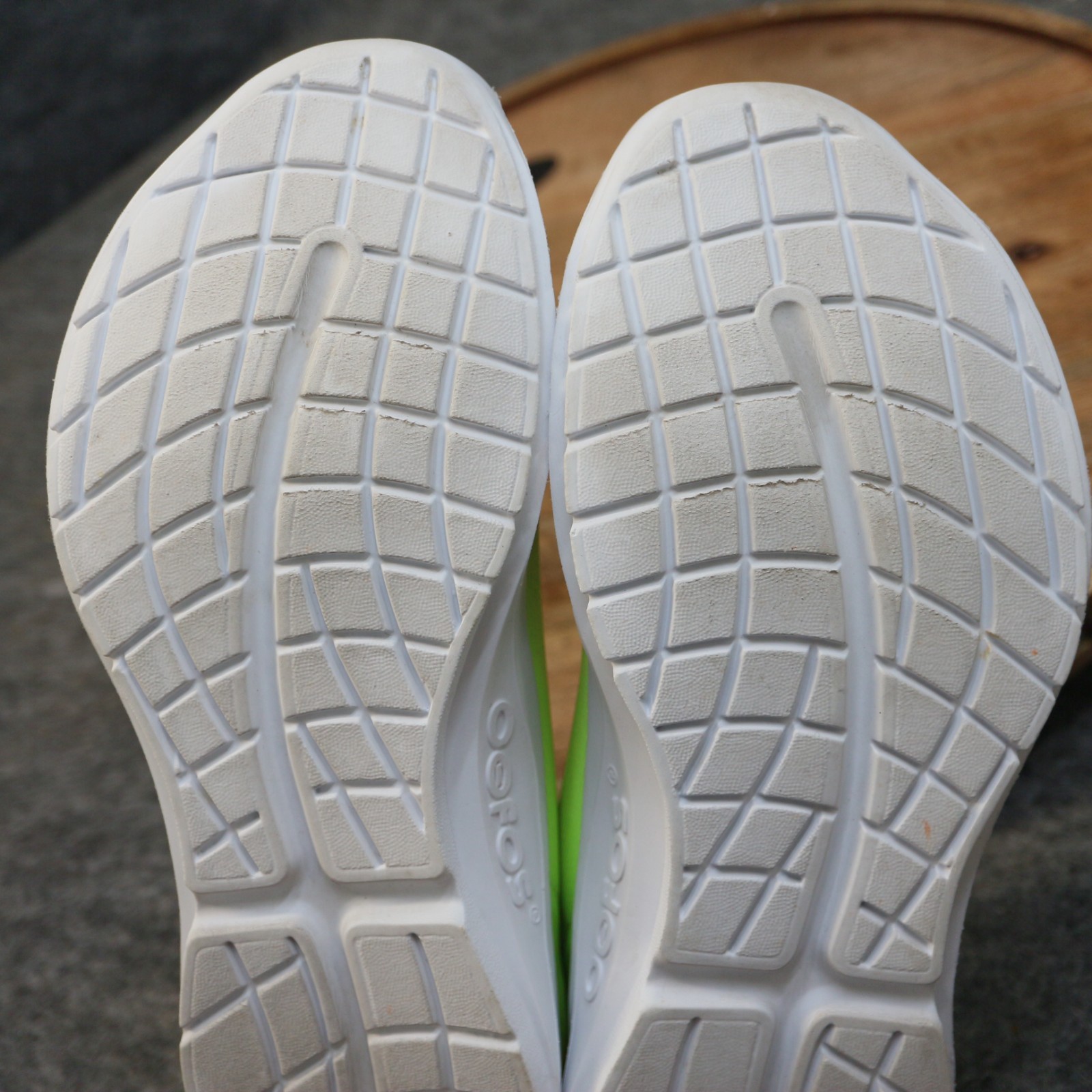 Oofos Oomg Sport LS Womens Size 9 Neon Yellow Recovery Shoes Comfort Athletic
