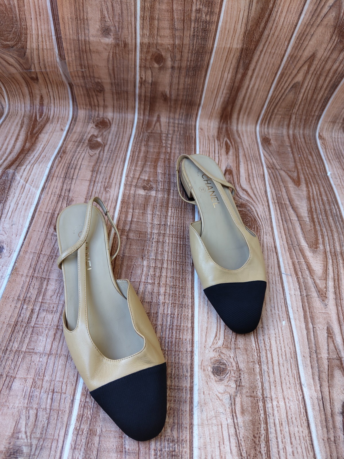 CHANEL Slingback Grosgrain CC Cap-toe Beige Black Leather Flats EU 39 US 8.5