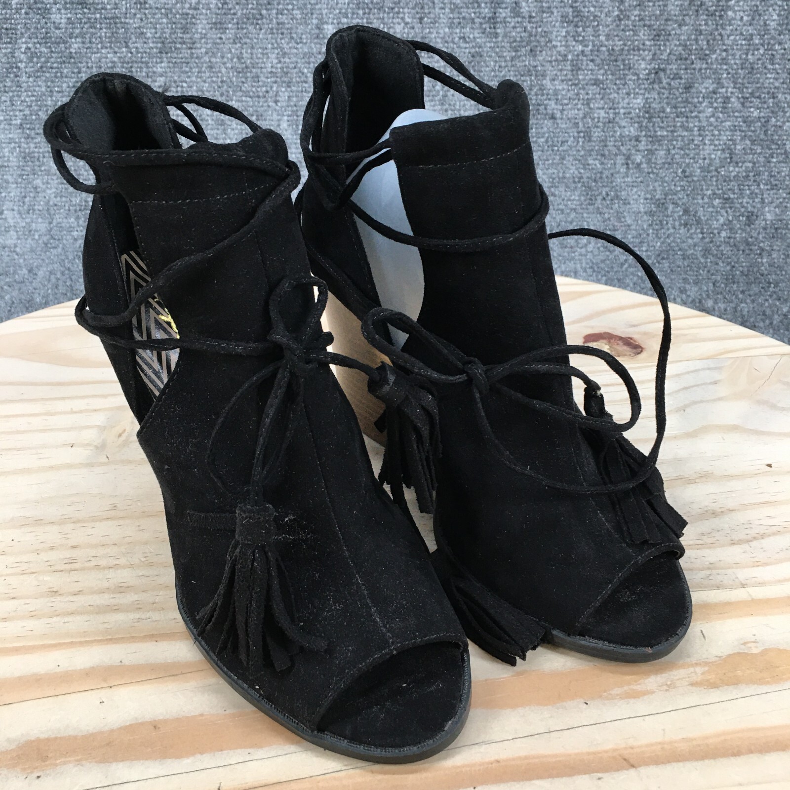 Qupid Boots Womens 6 Ankle Booties Black Faux Leather Block Heels Tasseled