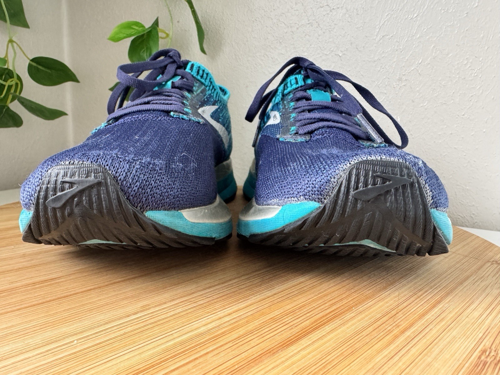 Brooks Ricochet Blue Running Shoes. Women’s 8 B