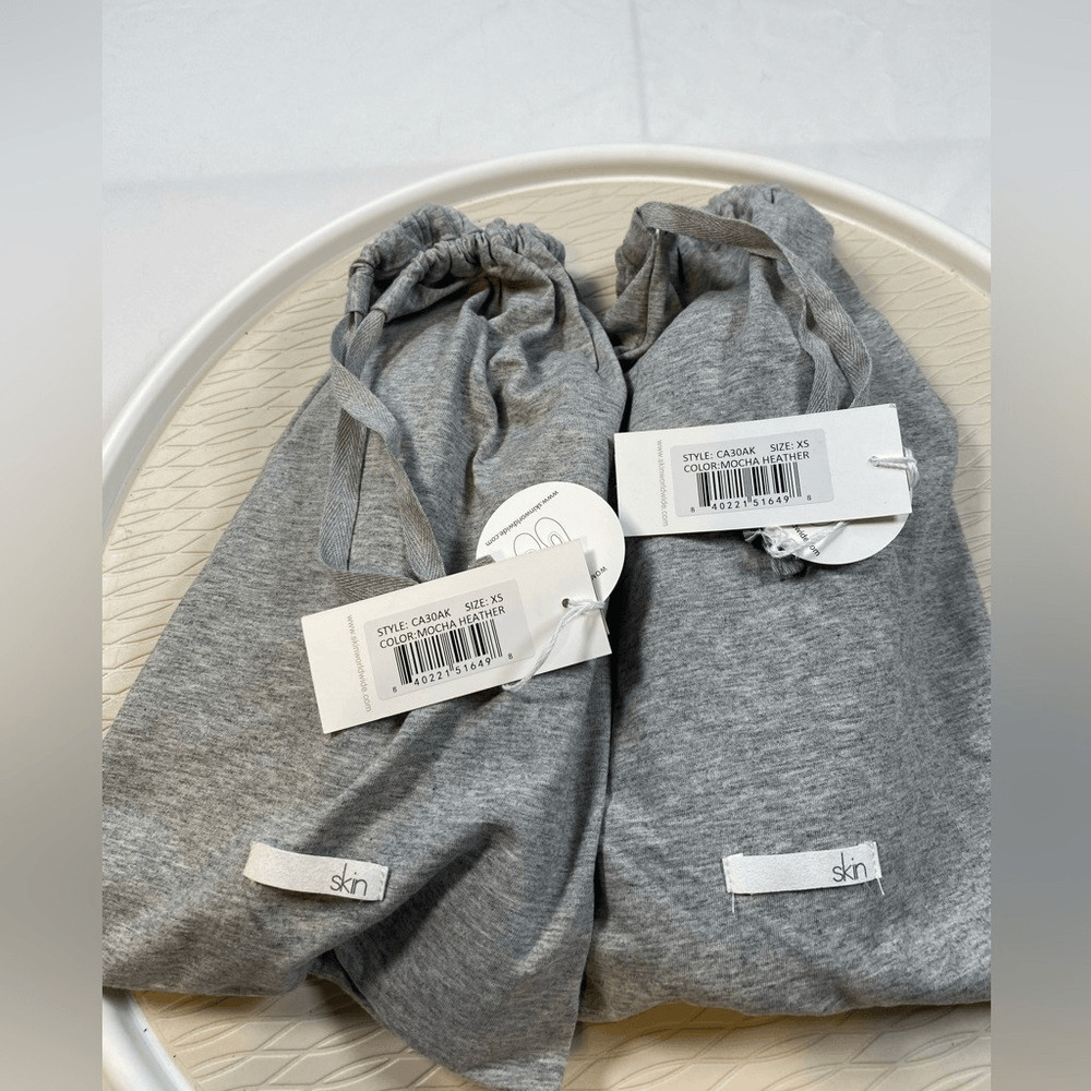 NWT SKIN Girls 100% Cashmere Mocha Ballet Slippers House-shoes – Size XS/ 3-4