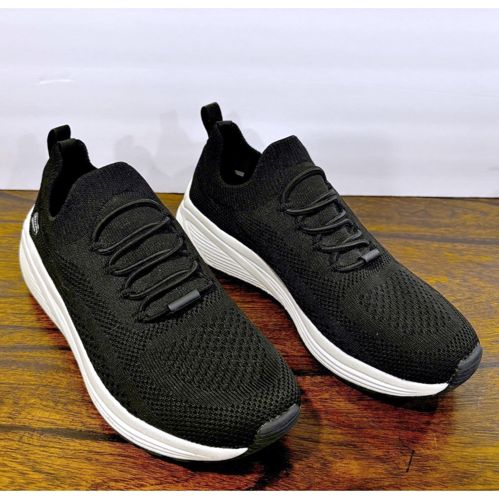 Skechers BOBS Sparrow Black Slip On Sneakers Sz 8.5 Memory Foam Shoes Comfort