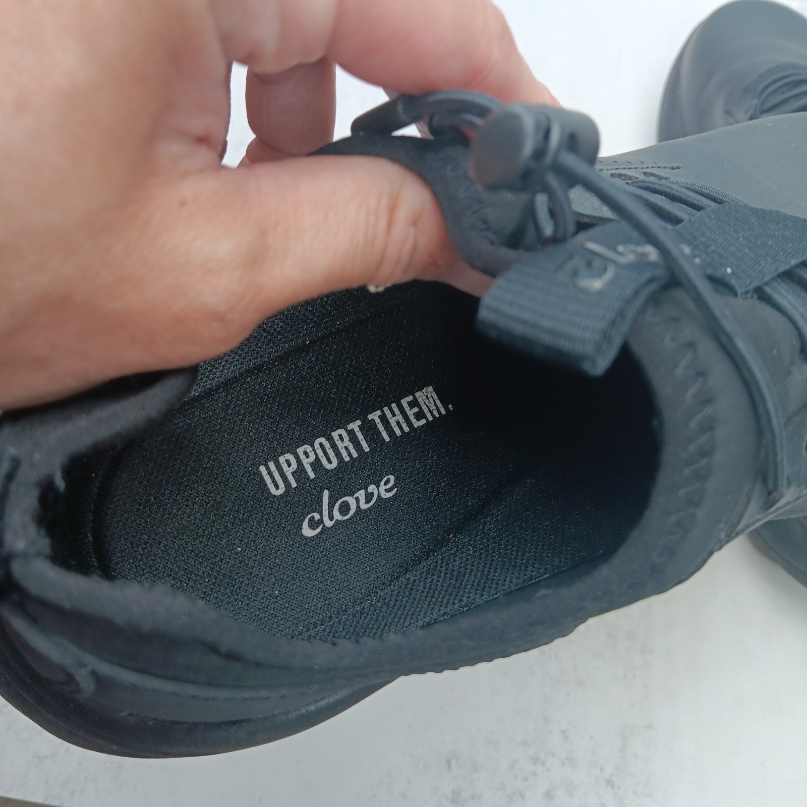 Clove Classic Sneakers W8.5 M7 Black Clarino Vegan Leather Healthcare Nursing