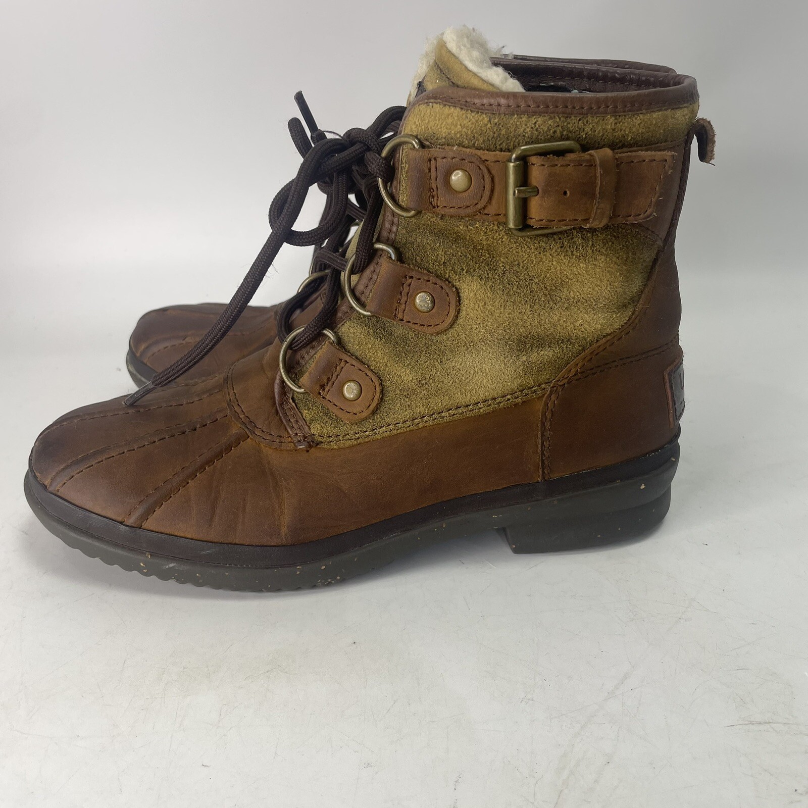 UGG «Cecile» Chestnut Waterproof Leather Lace Up Buckle Duck Boots Women’s 5.5