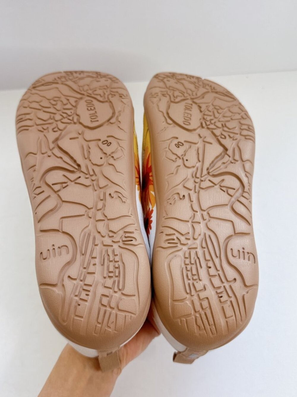 NWT Women’s Size 10.5 UIN Van Gogh Sunflowers Canvas Slip-On Shoes Art Flats