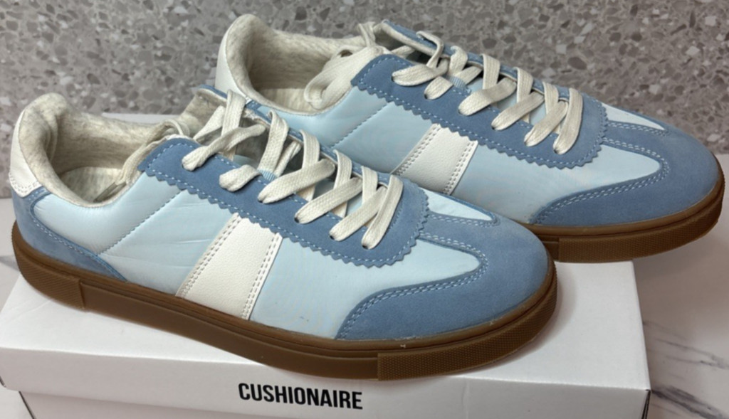 Cushionaire Women’s Sole Sneaker US 9 Med Blue White Memory Foam NWB