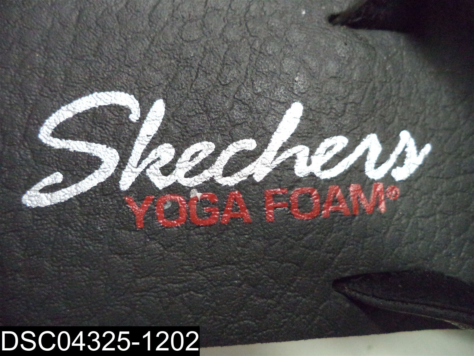 Size 7 Women’s Skechers Black & Silber Vinyasa Flip Flop Sandals 31601/BLK