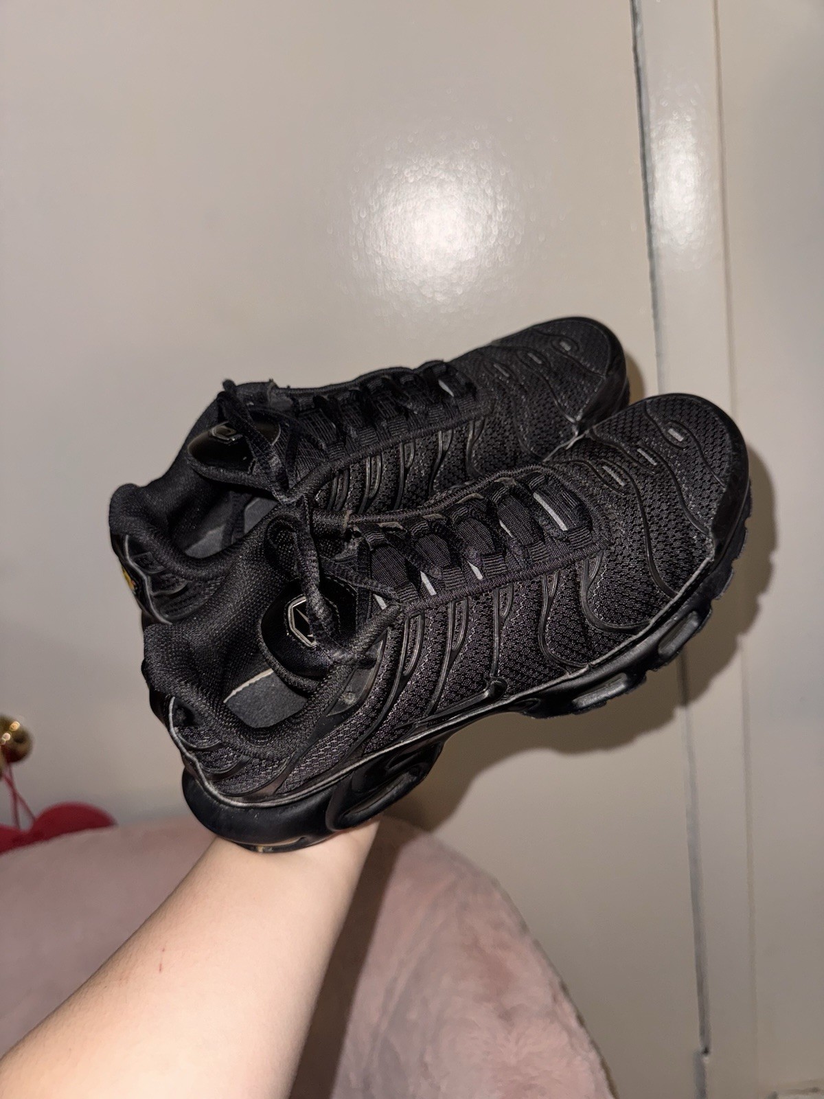 Nike Air Max Plus Black Low Top Lace-Up Athletic Sneakers Unisex Adults