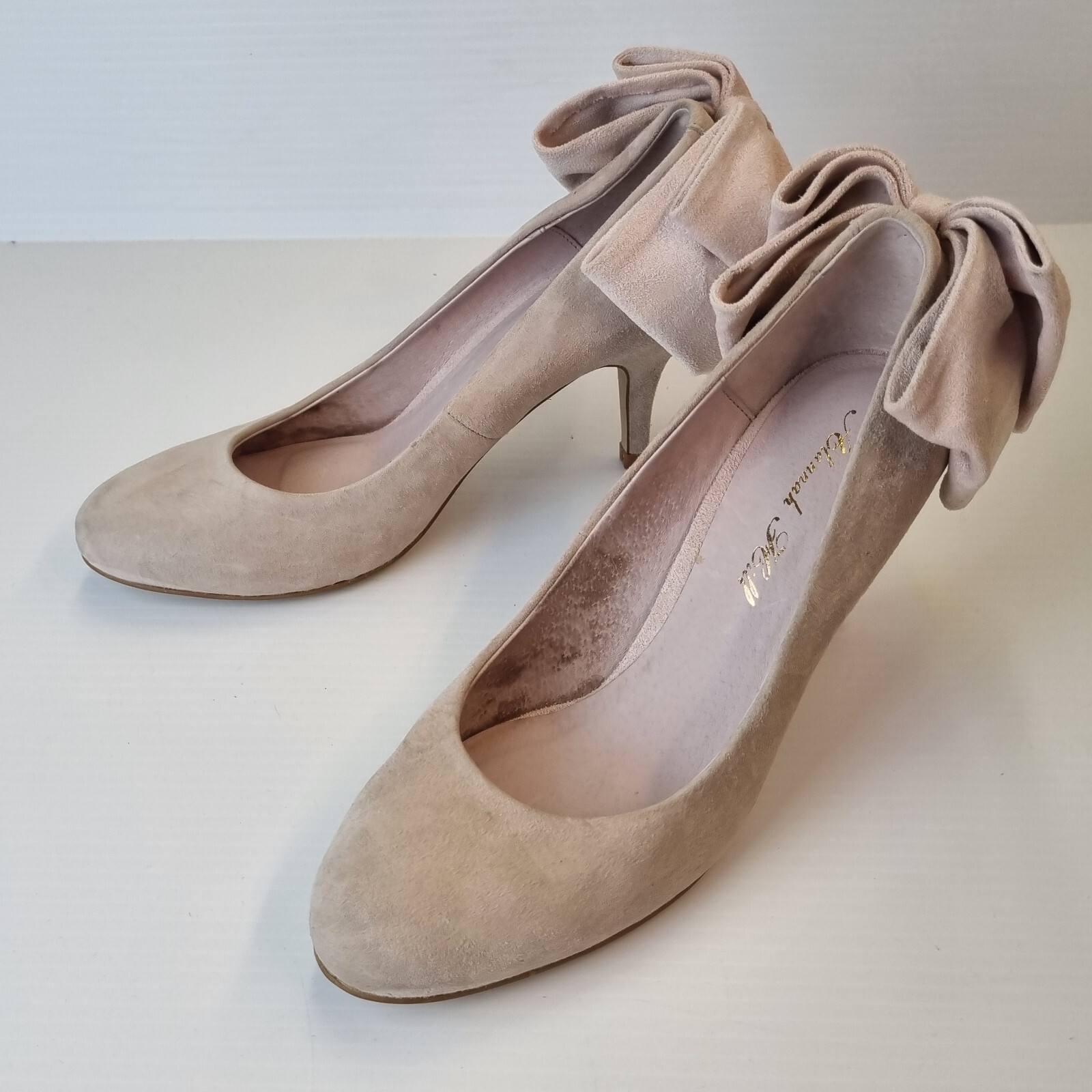 Vintage Alannah Hill Nude Suede Bow Heels AU 6 EU 37 Romantic Winter Bridal Glam