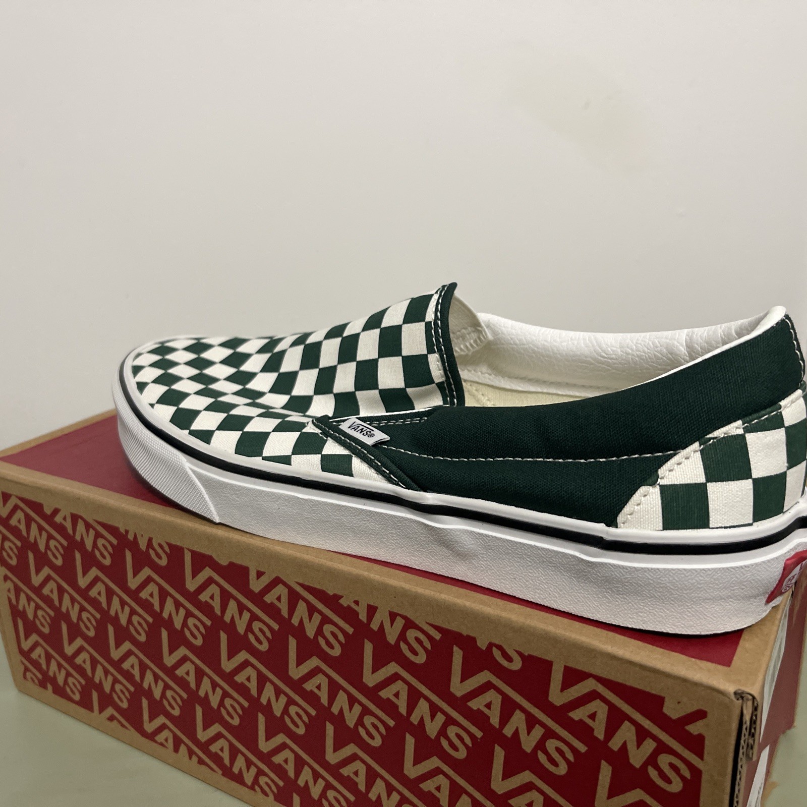 Vans Classic Men’s 10 .5 Slip On Color Theory Checkerboard Emerald Green NWT