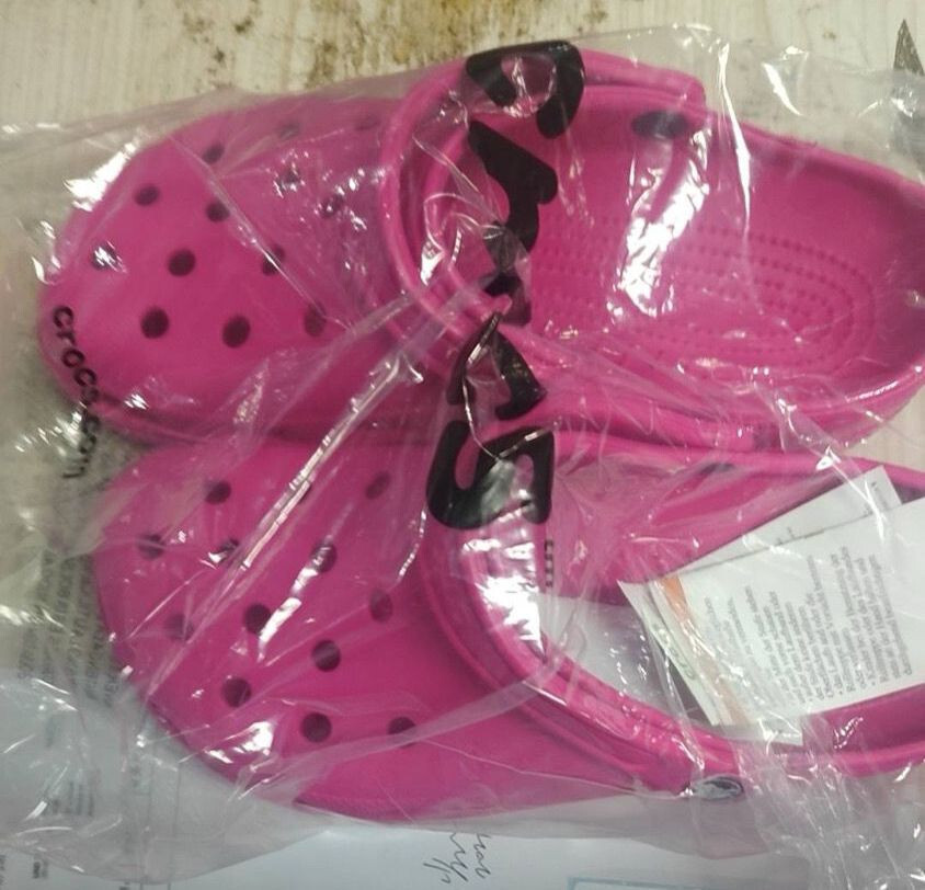 Original Crocs Classic Clog – Pink Crush – Women W10 / Men M8 – Brand New