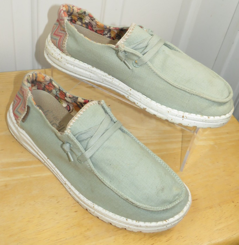 Hey Dude Wendy Aloe Green Chevron Multi Back Detail Women’s Size 8 Slip On Shoes