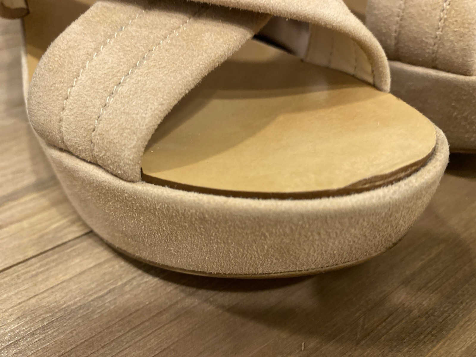 Size 8 – Women’s J. Crew Leather Platform Sandal, w/ Gold Toned Buckle Closure