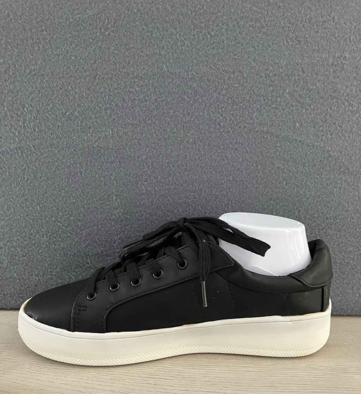 SM Womens 10 Black Casual Lace Up Platform Sneakers «Darcey» Model NWT READ