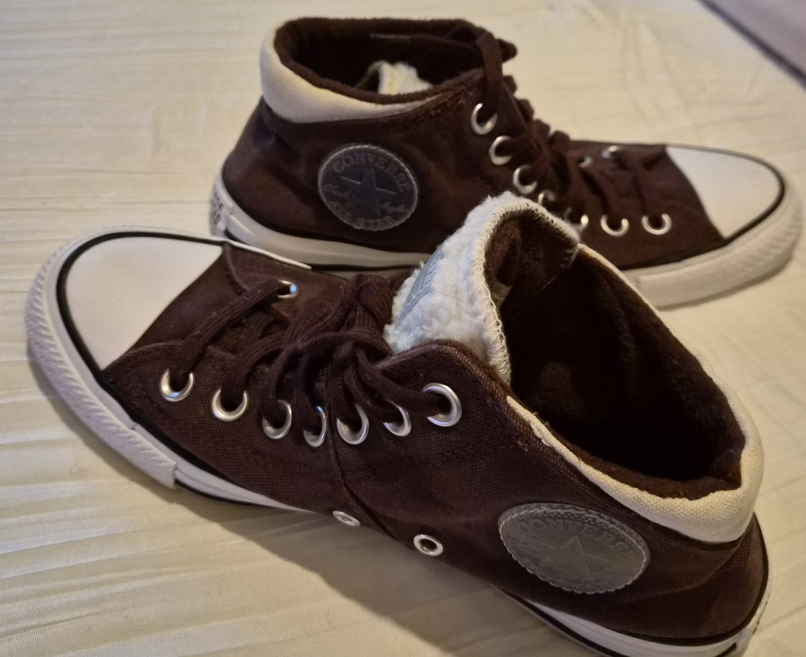 Women’s Chuck Taylor Low Top size 7.5