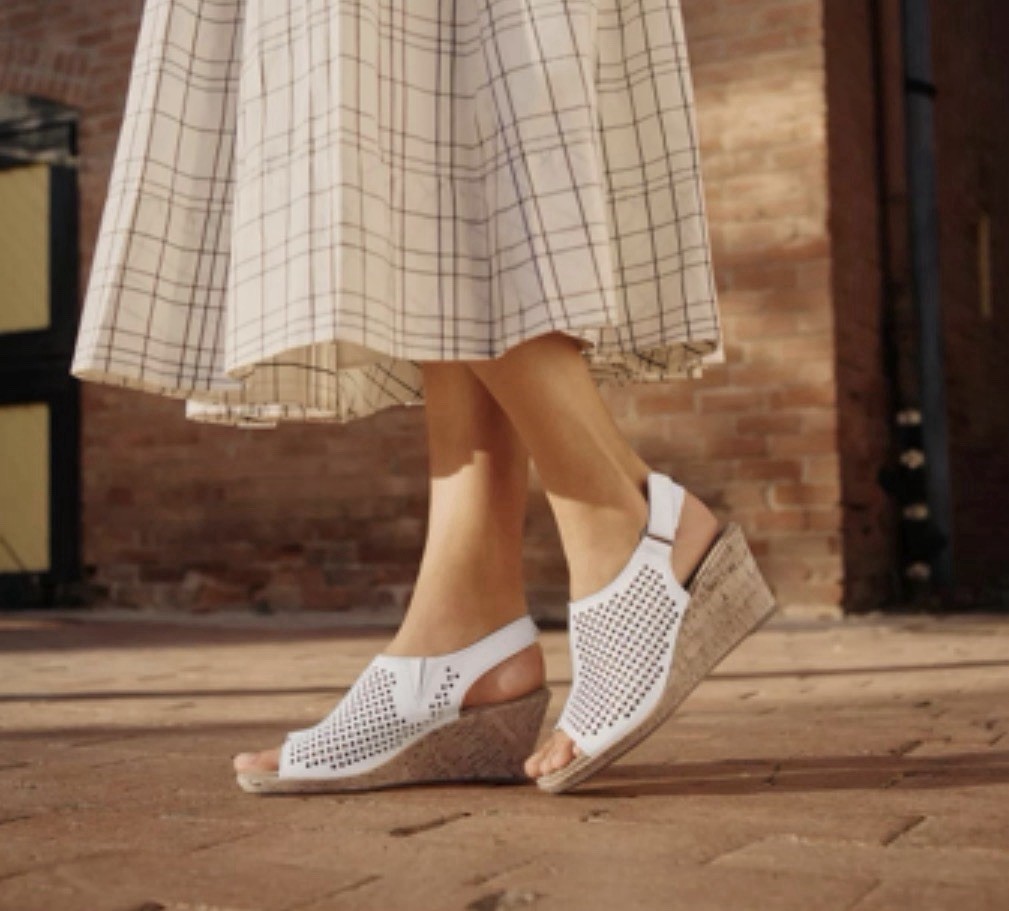 Rockport Briah Perforated White Leather Slingback Sandals 8.5 Wide