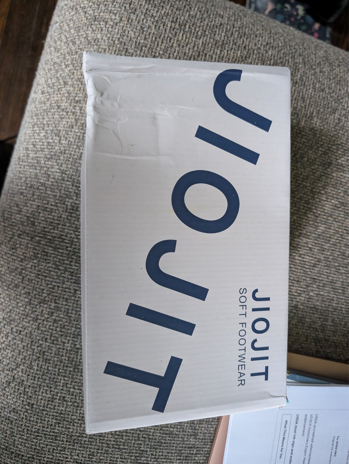 JIOJIT Women’s Lightweight Non Slip Walking Sneakers. Size 8. NEW. NEVER WORN.