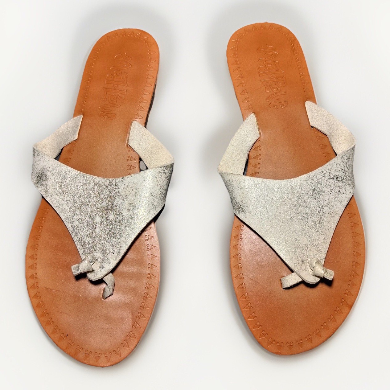Matlow Womens Leather Thong Sandals Metallic Silver Tan Distressed Flat Slides