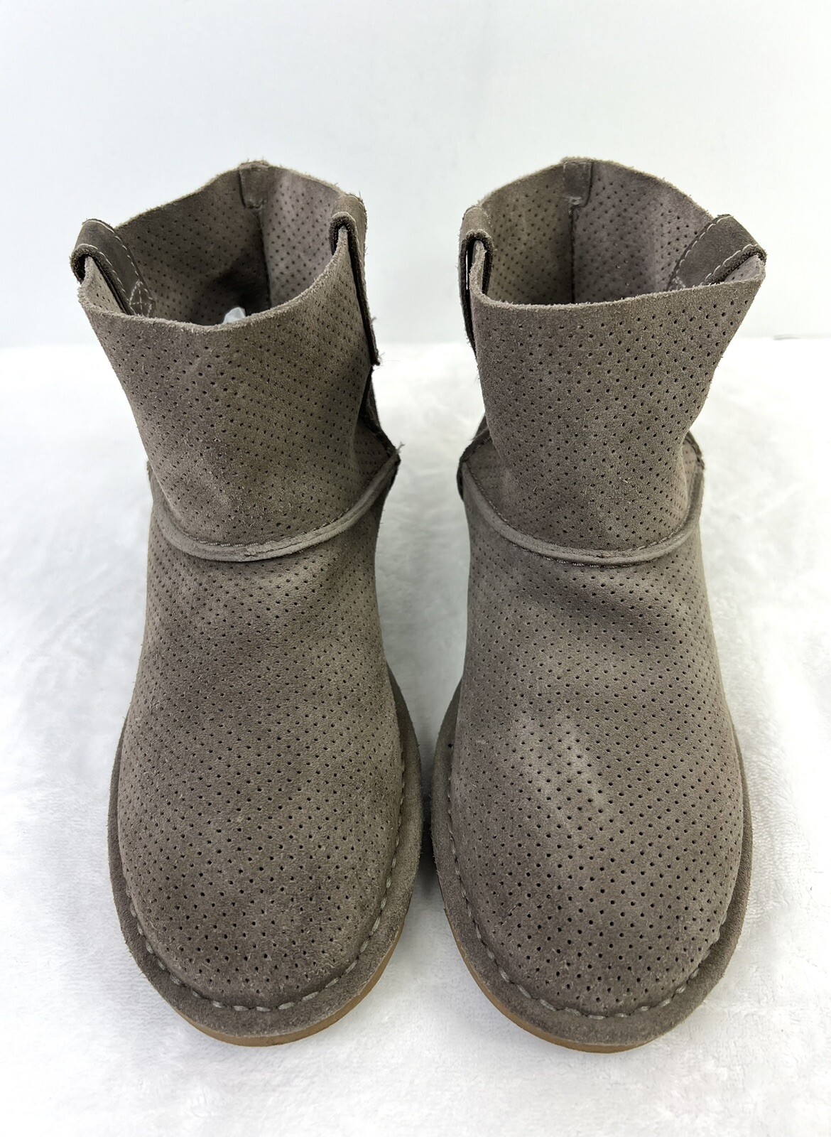 Ugg Classic Mini Perforated Ankle Unlined Boot Leather Gray 1016852 Women Size 6
