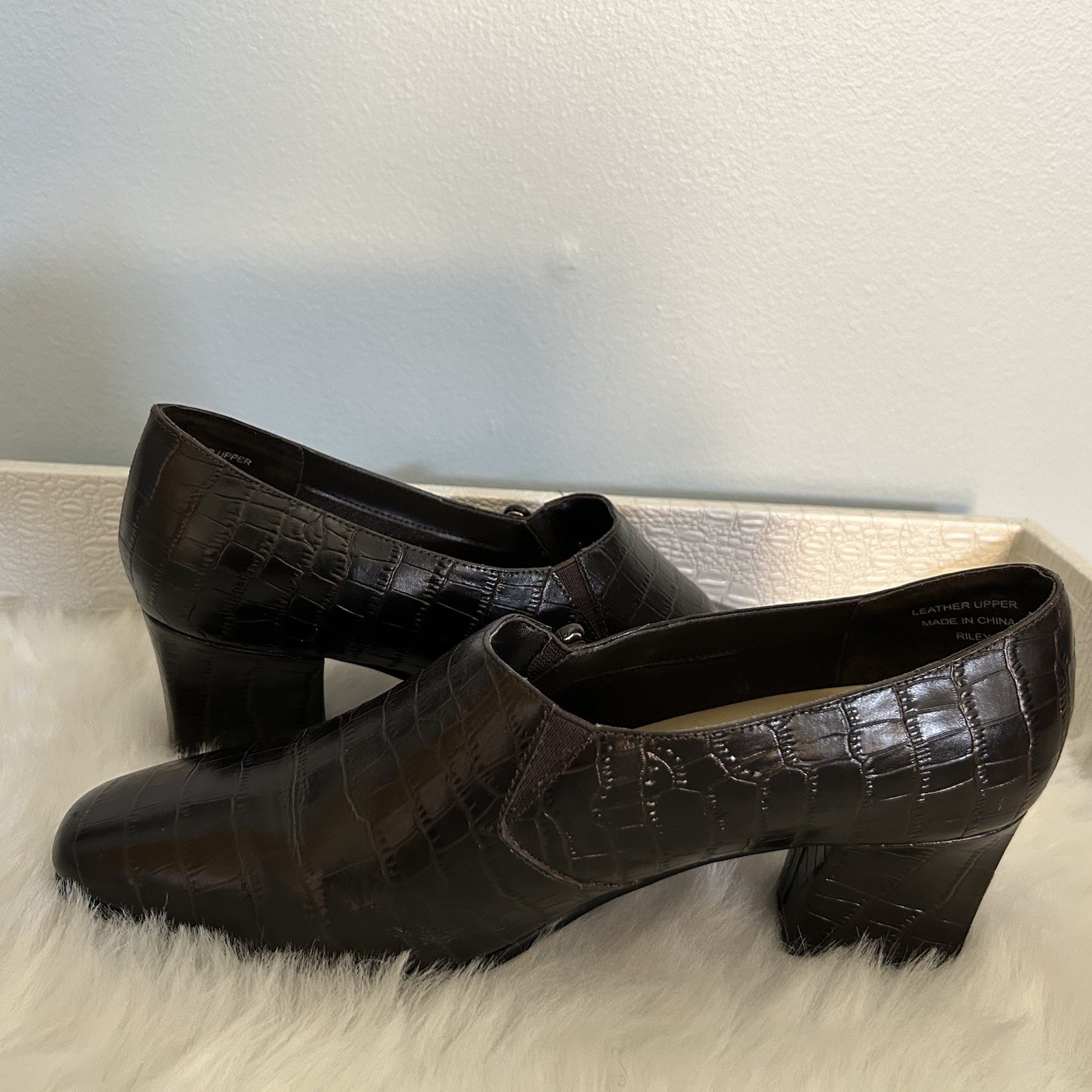 Karen Scott Dark brown Slip On Pumps Heel Dress Shoe women’s size 8