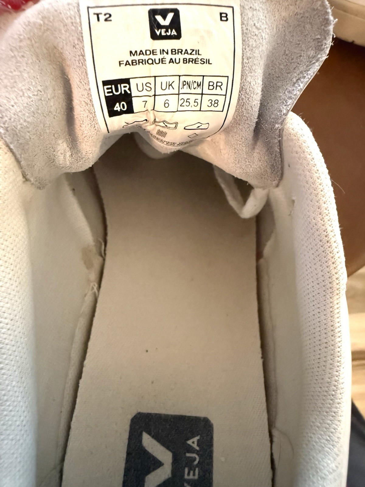 VEJA Women’s Low Top Lace-Up Sneakers White/Brown Logo Casual Activewear