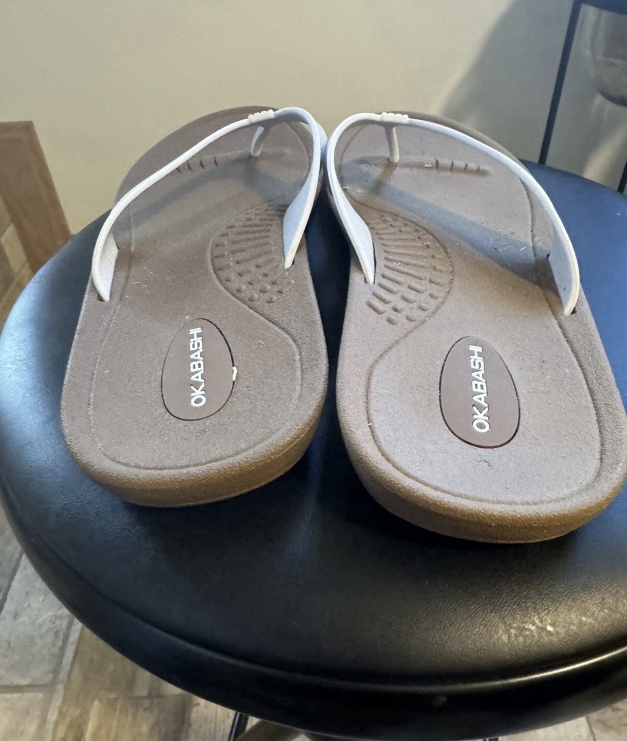 Okabashi Womens L (US 9-10) Breeze Flip Flops Toffee White Comfortable USA Made