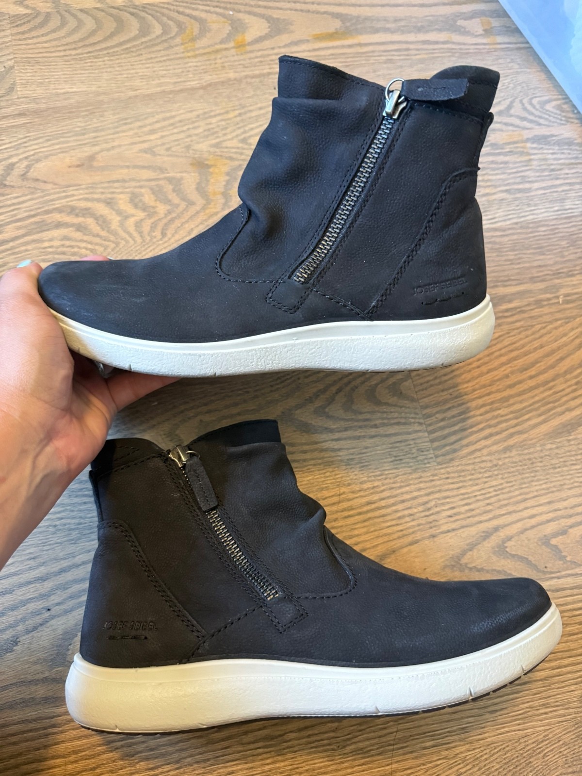 Josef Seibel Women’s Black Size 6 Ankle Boots with Side Zipper