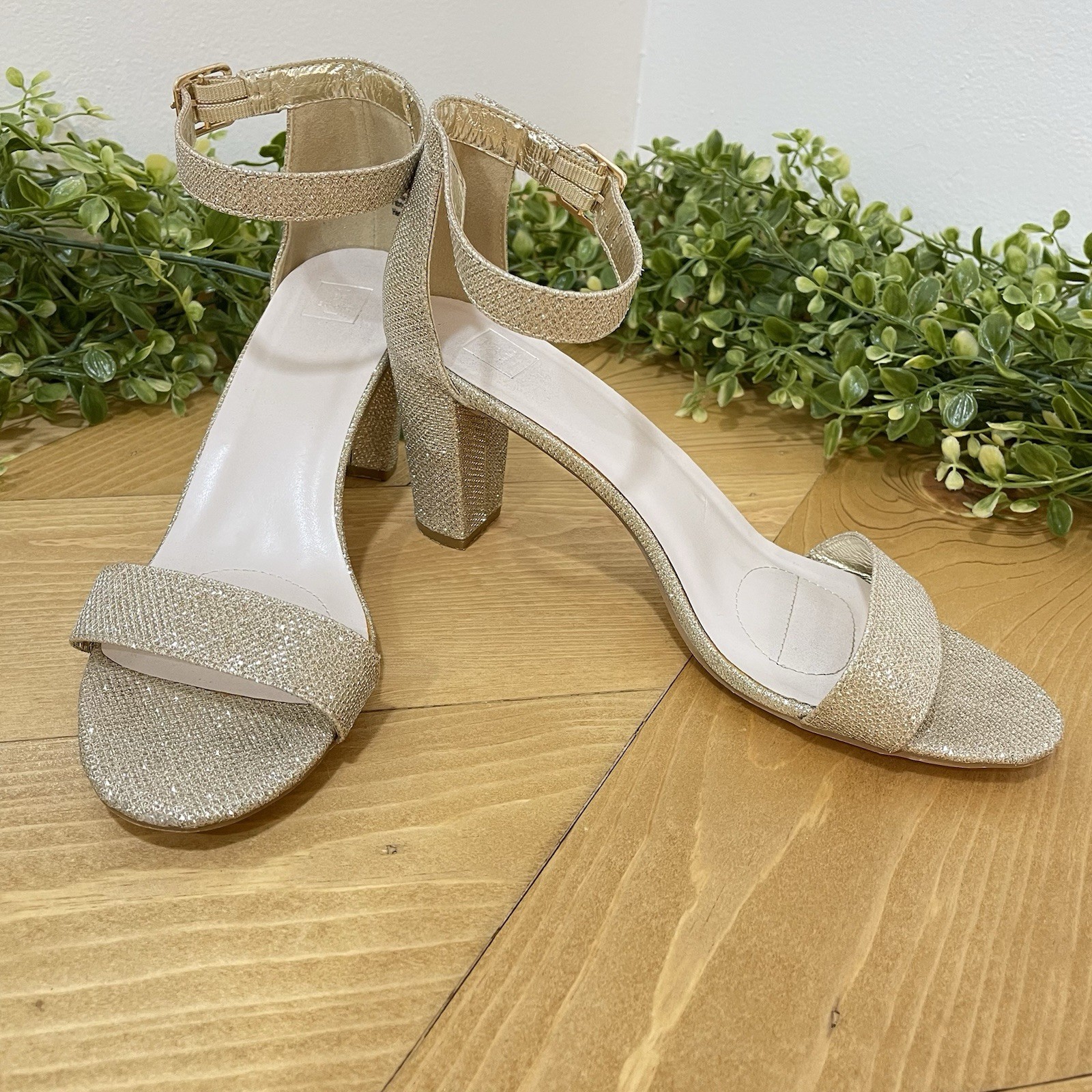 David’s Bridal Gold Strap Heels Woman’s Size 8.5 M Wedding Prom Formal Festive