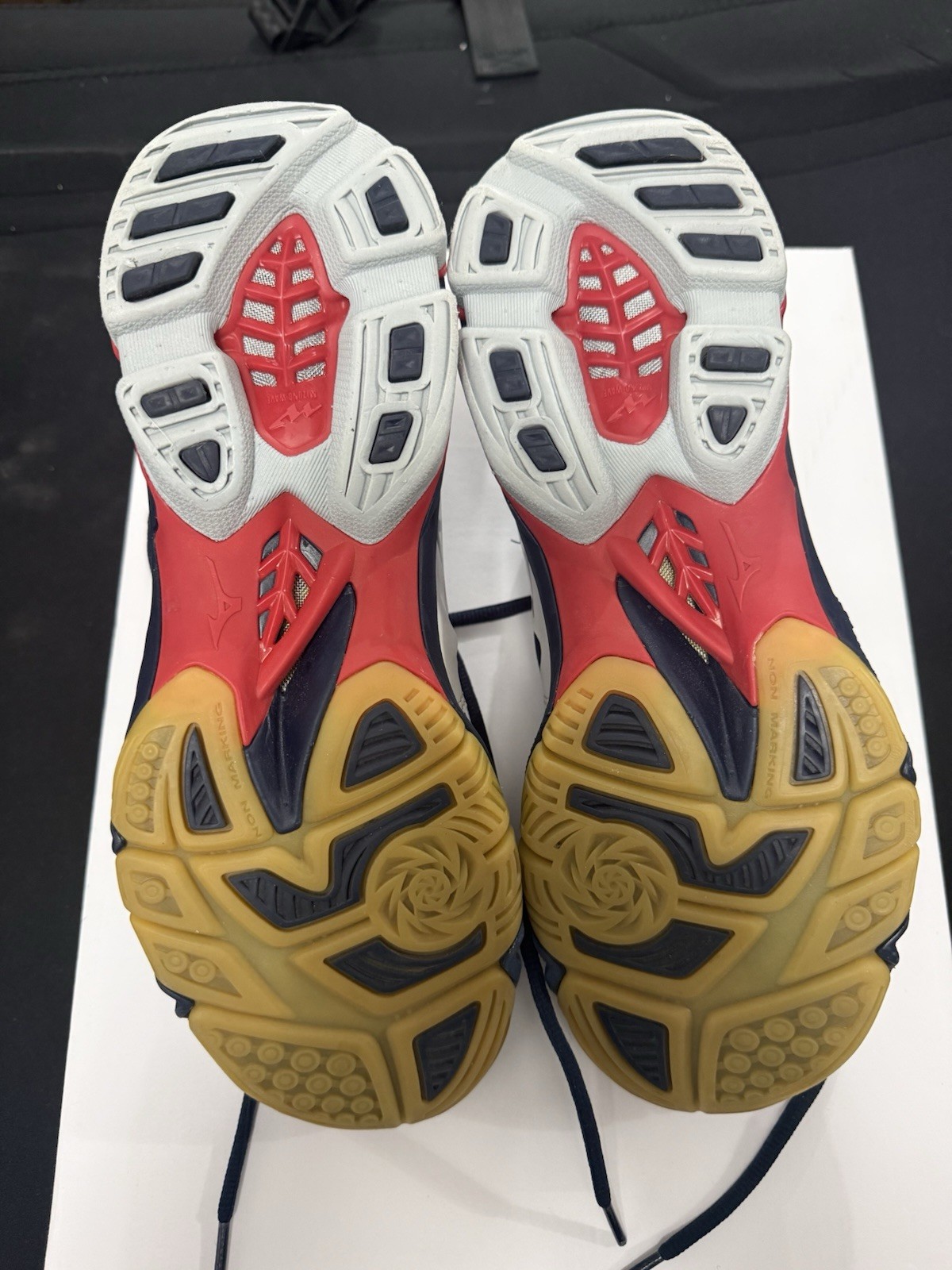 NEW – Mizuno Wave Lightning Volleyball Shoes Women’s Size 9.5 Red, White, & Blue