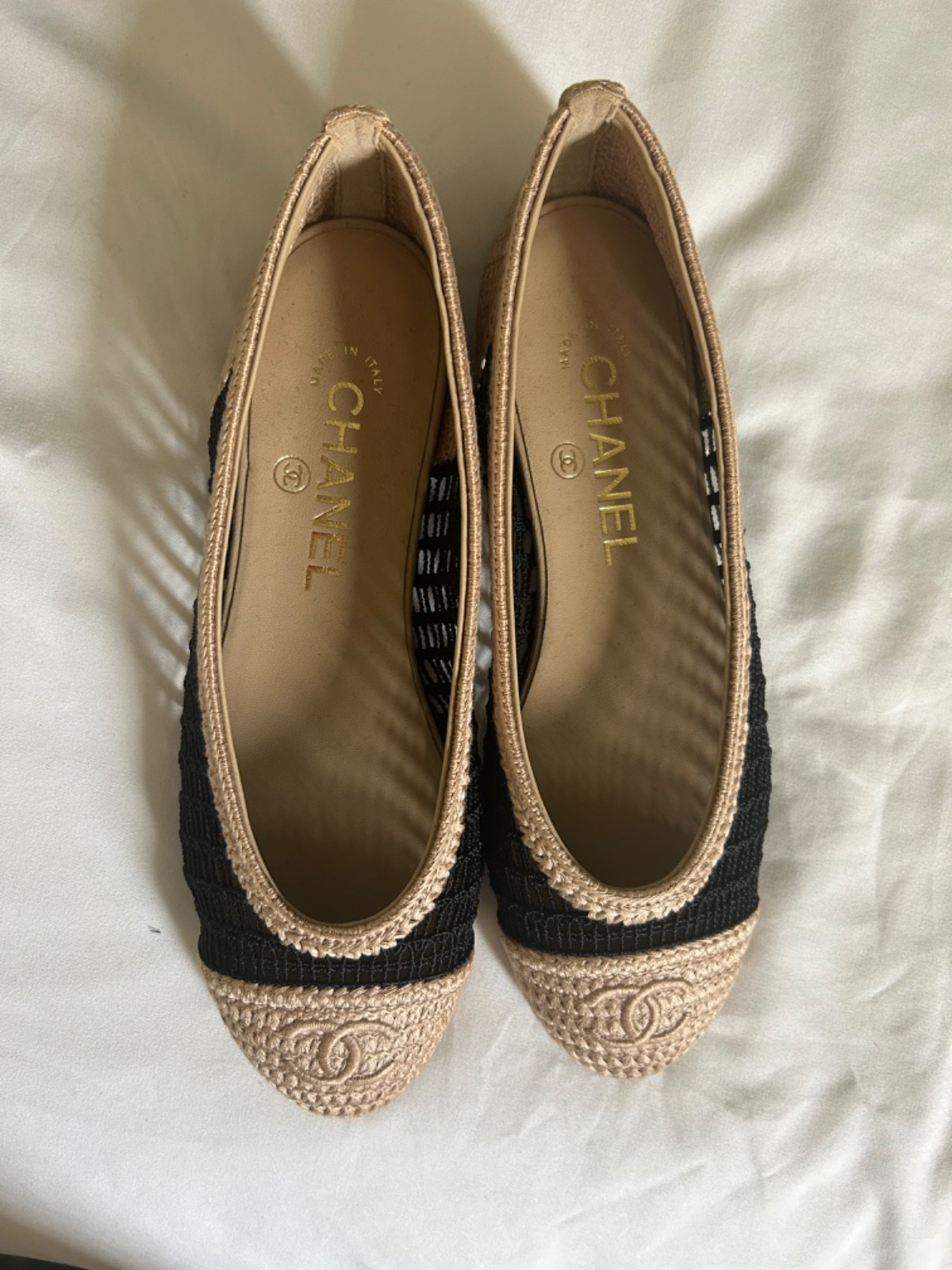 Authentic New with box Chanel crochet raffia ballet flats size 36