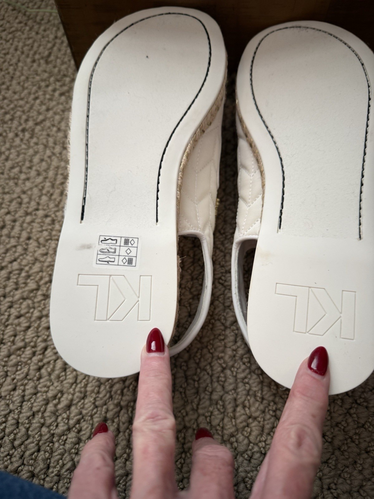 KARL LAGERFELD PARIS Charlay Rue Sandals Sz 7 NWOB