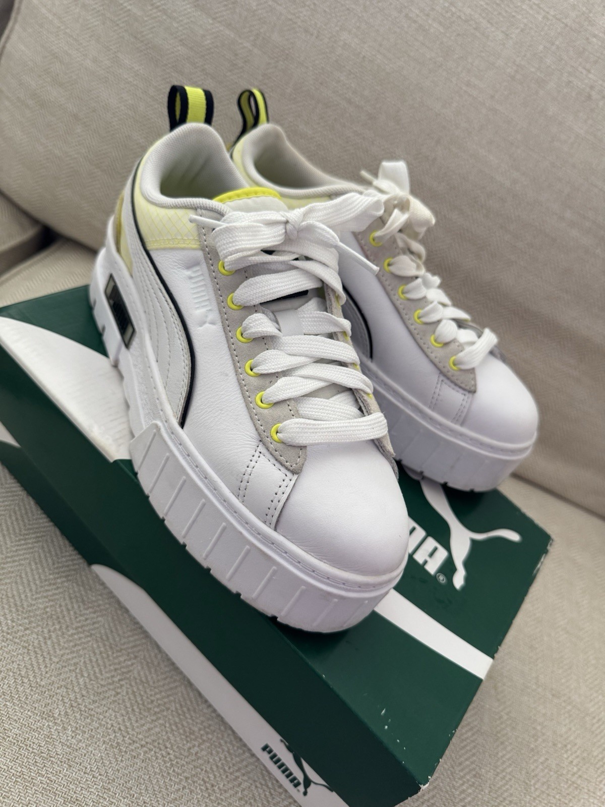 PUMA Mayze Women’s Low Top Lace-Up Sneakers White/Yellow/Black/Gray 381607-02