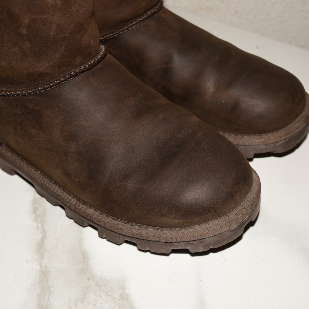 UGG Essential Short Leather Boot Women US 8