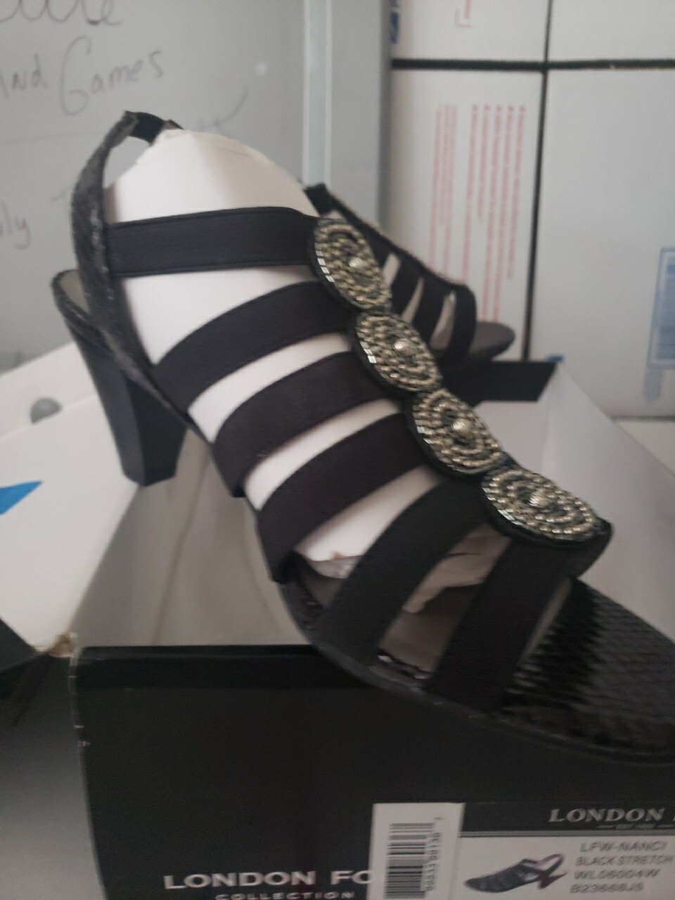 London Fog Nanci Womens Black Strappy Sandals Shoes Size 8.5 M NIB #00s