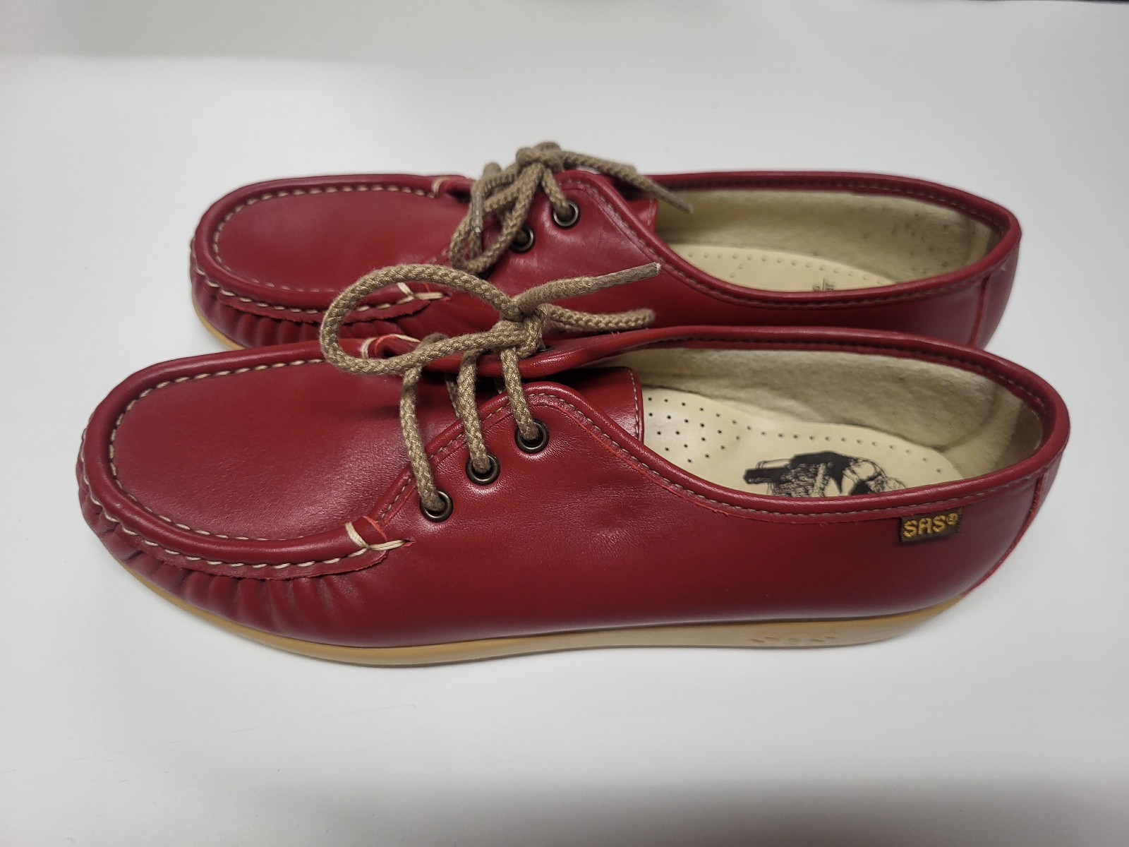 SAS Lace Up Comfort Shoes Siesta 40 Ruby Size 9.5 N w/ New Laces & Box