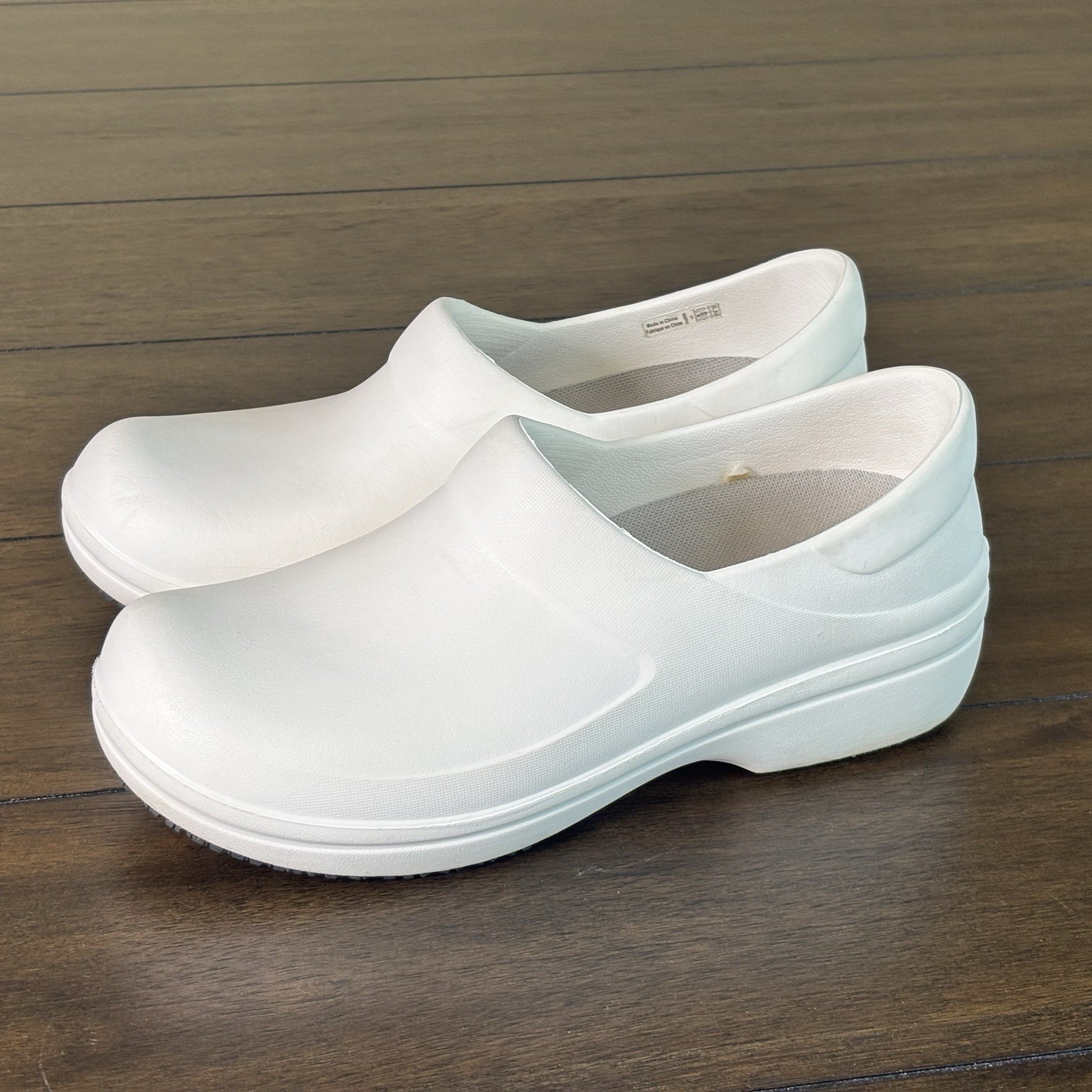 Crocs Neria Pro II Dual Womens 8 Comfort White Clogs Slip Resistant Workwear