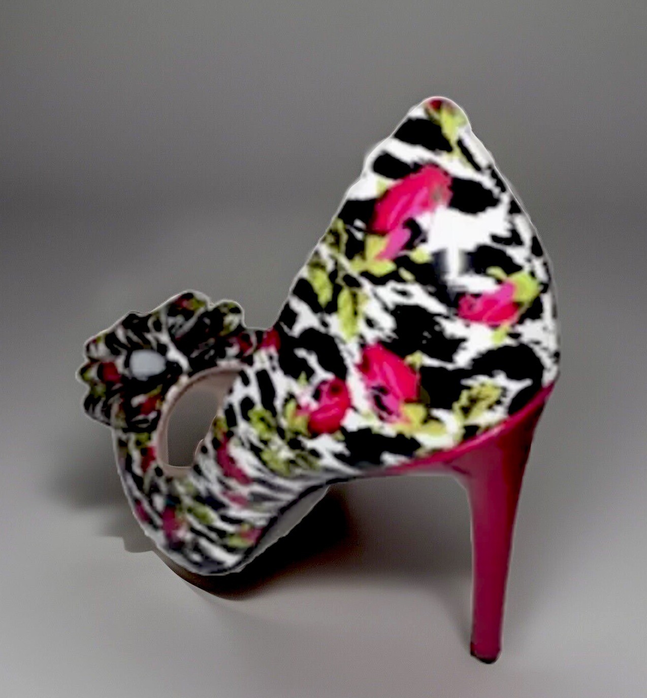 Betsey Johnson Prince-P Heels pink green black white bow brand new In box size 7