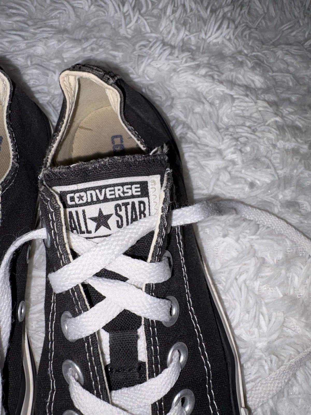 Converse All Star Women’s 7 Men’s 5 Classic Black Lace Sneaker.