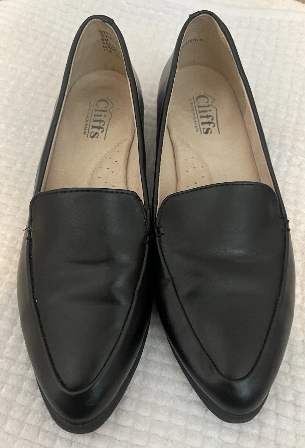 Cliffs by White Mountain Women’s Black Slip-On Comfort Loafers 6 M