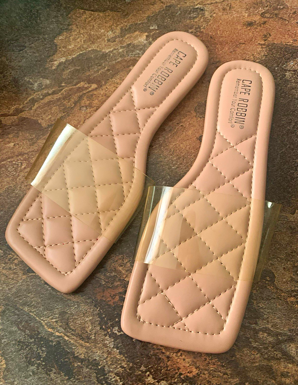 Cape Robbin Women’s Quilted Slide Sandals Beige/Clear Strap Slip On US 7.5