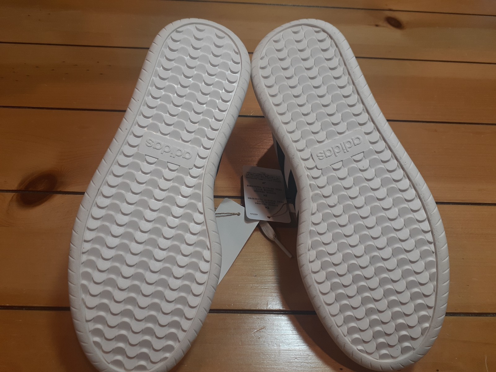 Adidas Barreda Decode white and black womens us size 7.5