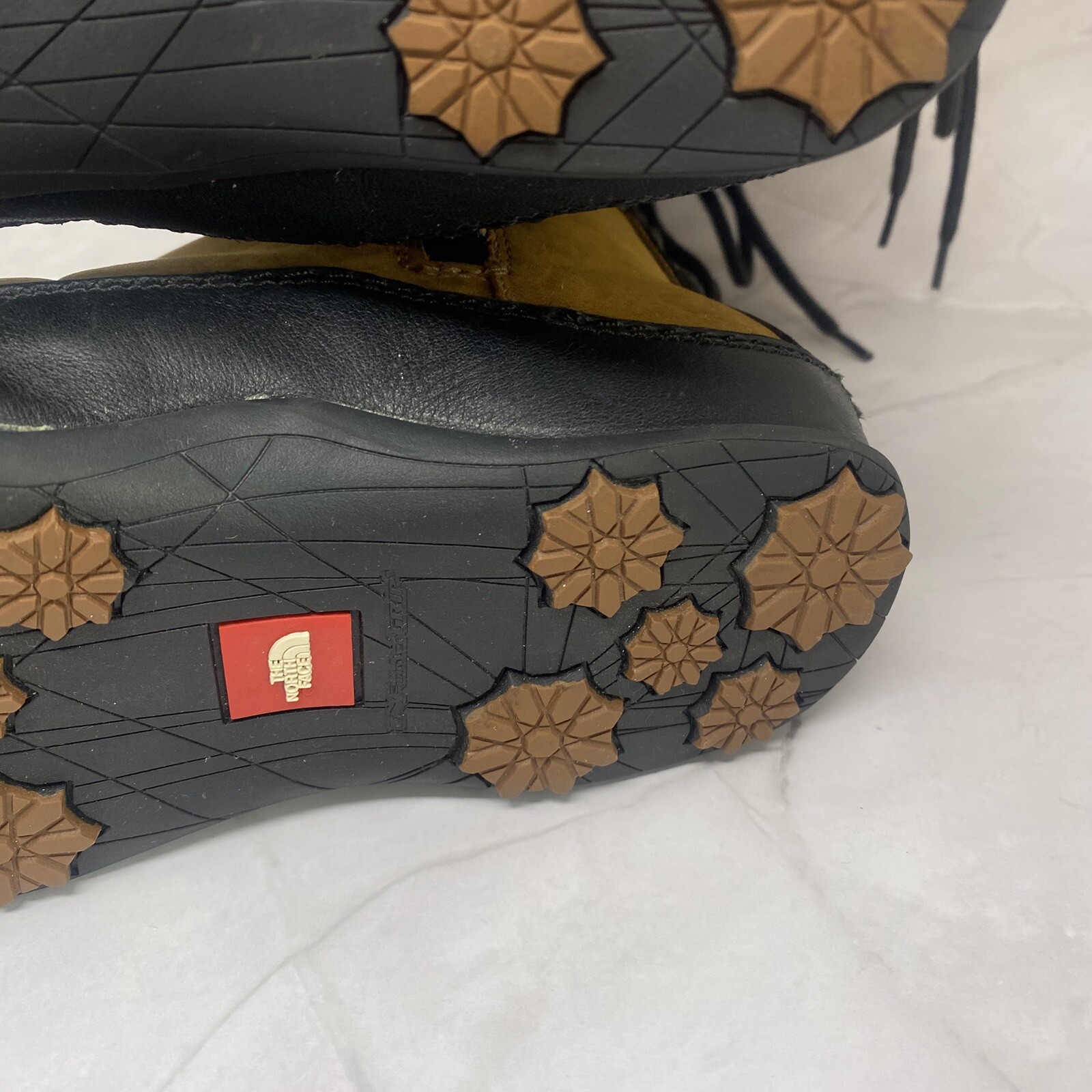 North Face Moccasin Boots Women Sz 6.5 M Janey Primaloft Side Zip Fur Lace Up