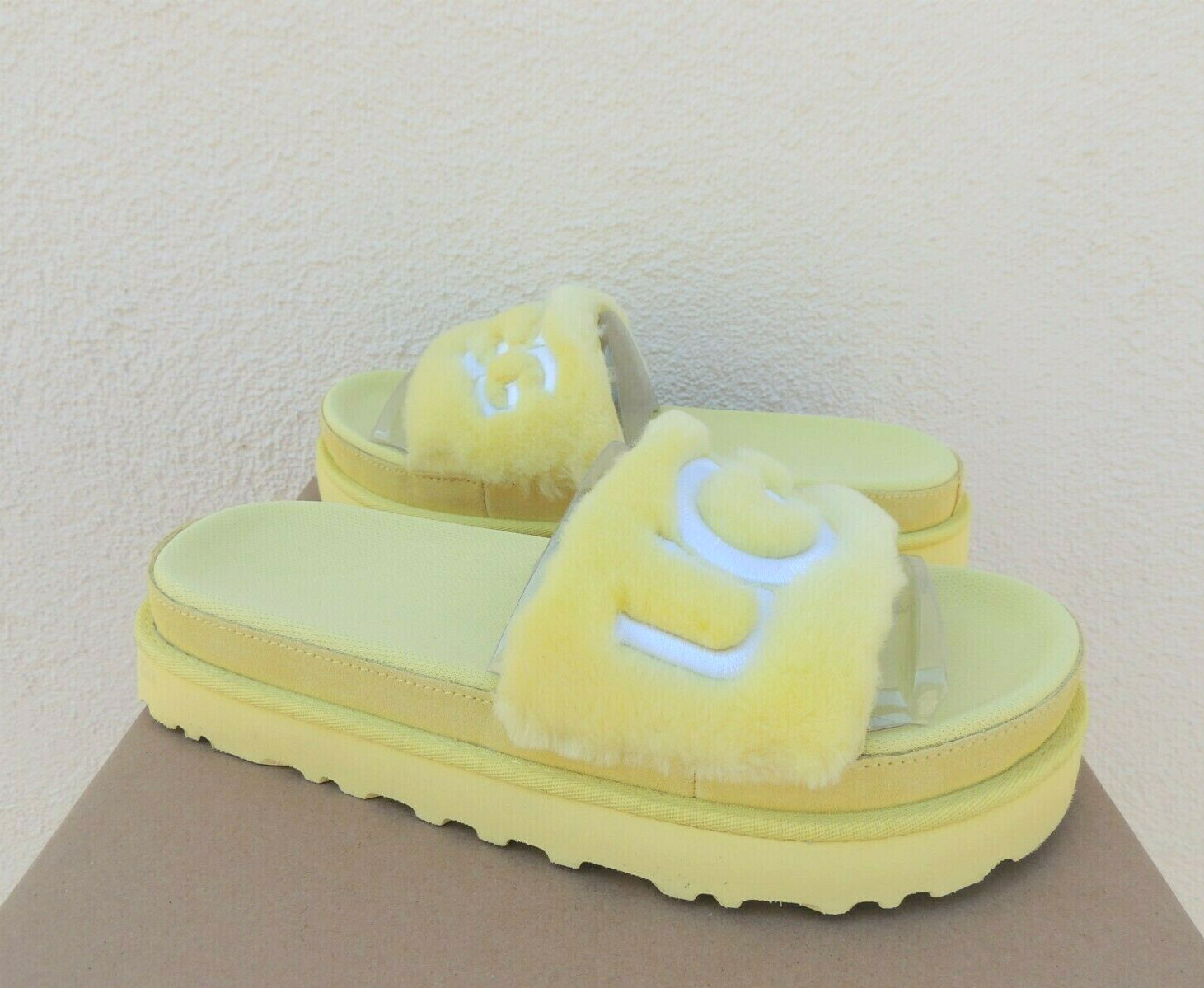 UGG LOGO MARGARITA YELLOW LATON FUR SLIDE SANDALS, WOMEN US 6/ EUR 37 ~NEW