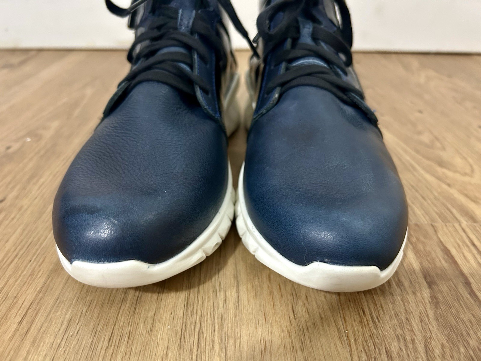 NAOT Footwear Women’s Polaris Sneaker Soft Ink Leather Navy Blue Zip Size 38 7