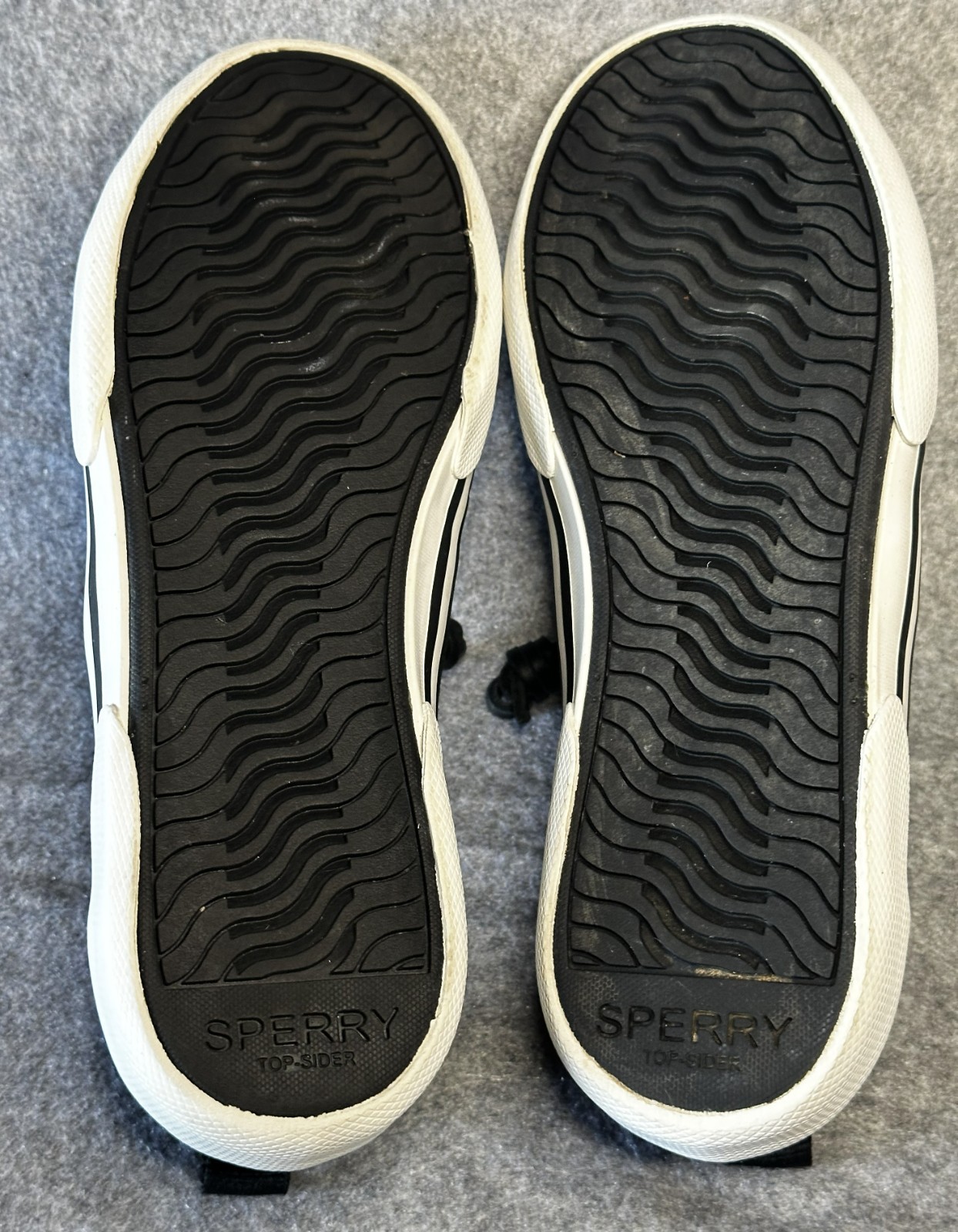 Sperry Top-Sider Pier Wave Slip-On Sneakers Women’s Size USA 7 Black Iridescent